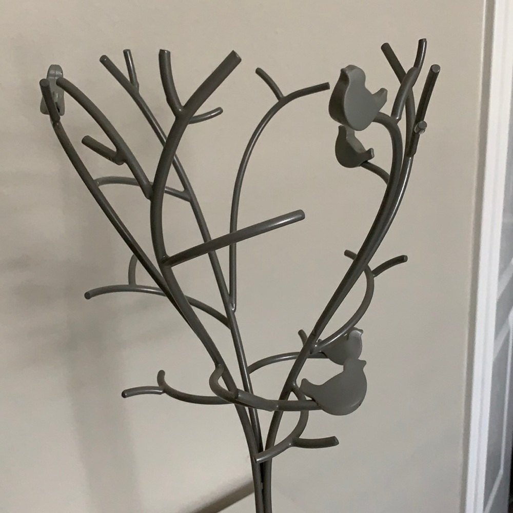 Necklace holder